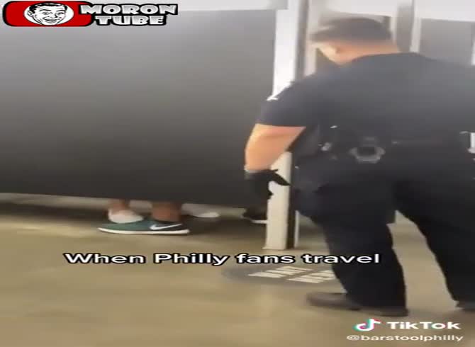 Video :The cops arrest him after they catch him having sex in the restroom!